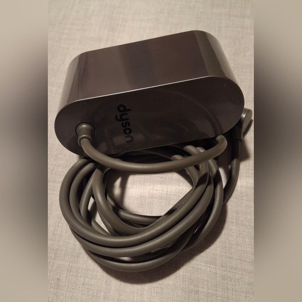 Dyson charging cord used model‎ number 205720-02